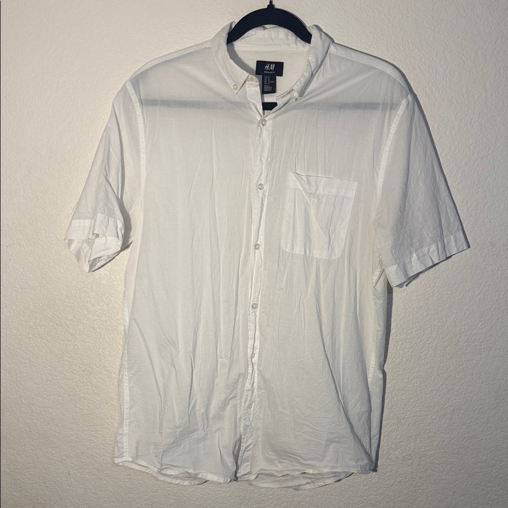 H&M White Short-Sleeve Button-Down Shirt with Chest Pocket